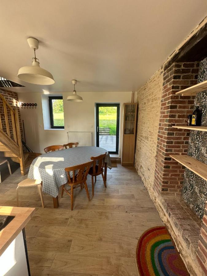 Gite Confortable Au Milieu Des Pres - La Ferme De Montigny Neauphe-Sur-Dive Eksteriør billede